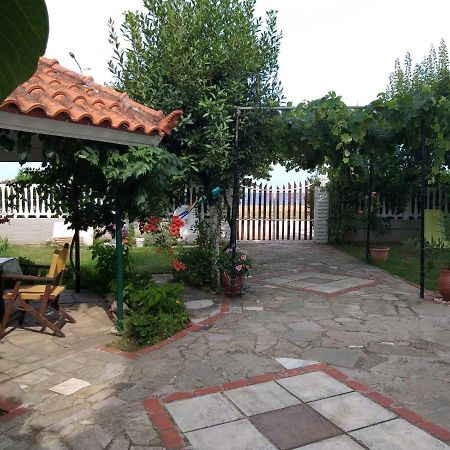 Villa Iris Nea Vrasna Luaran gambar