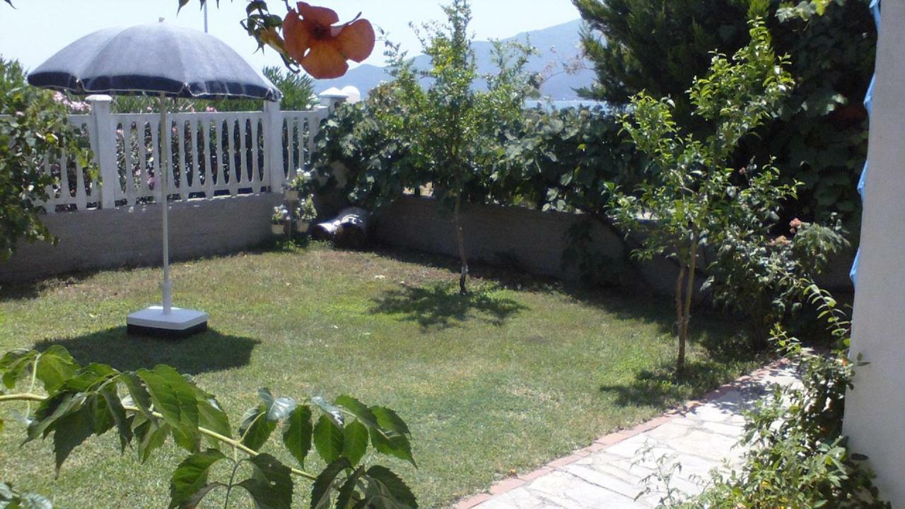Villa Iris Nea Vrasna Luaran gambar