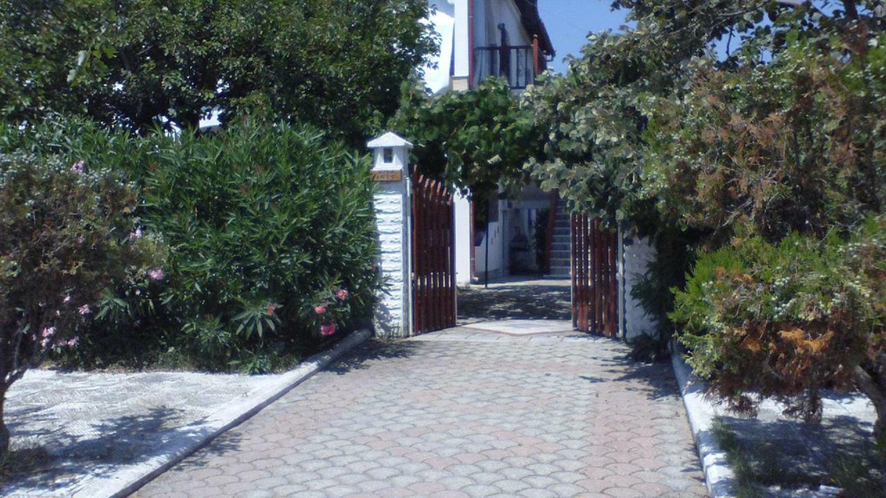 Villa Iris Nea Vrasna Luaran gambar